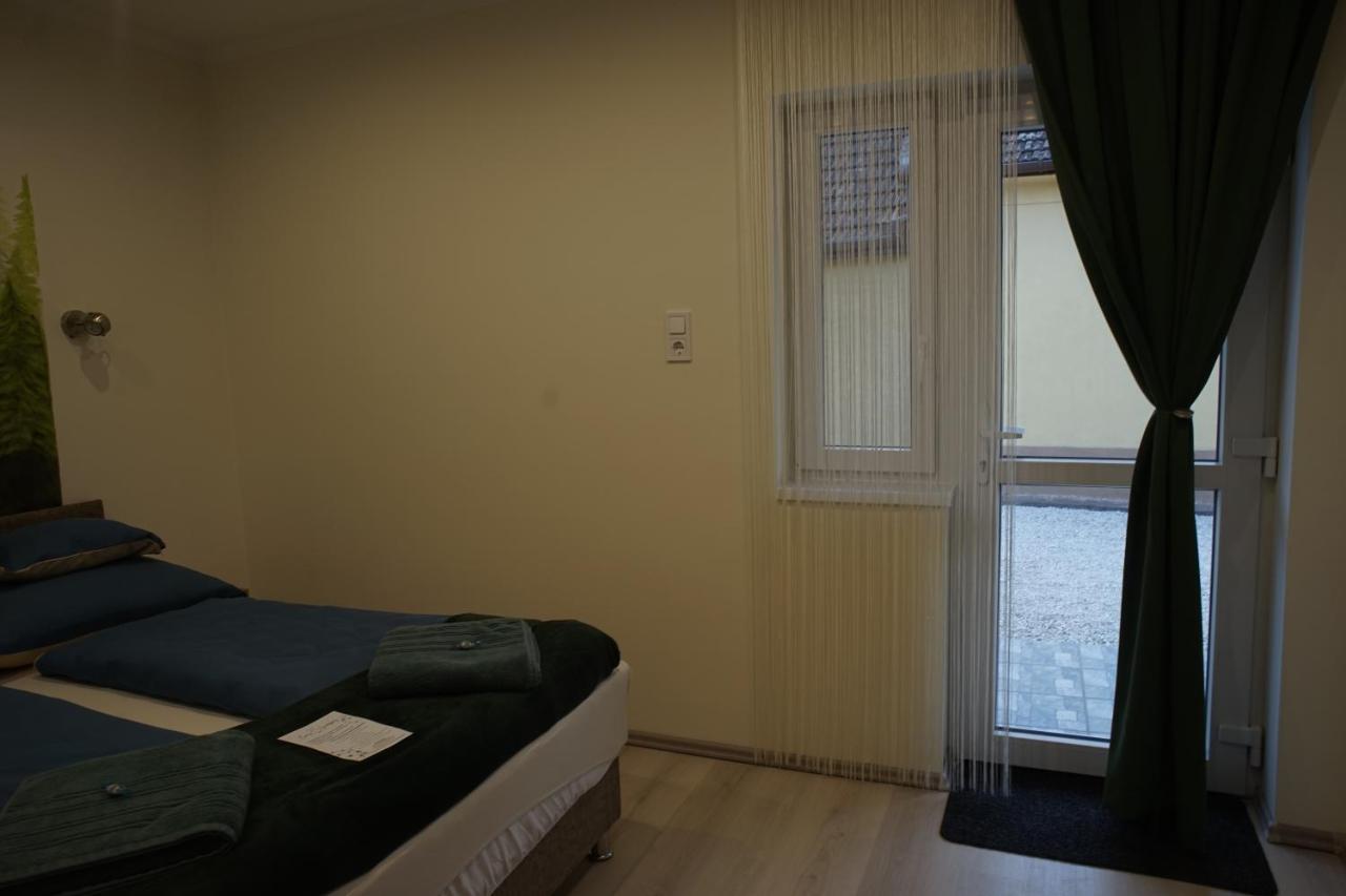 Csengo Vendeghaz Hotel Kiskoros Eksteriør billede