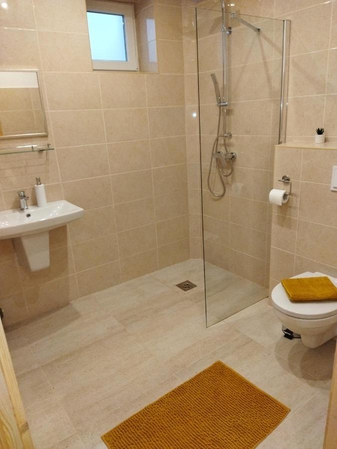 Csengo Vendeghaz Hotel Kiskoros Eksteriør billede